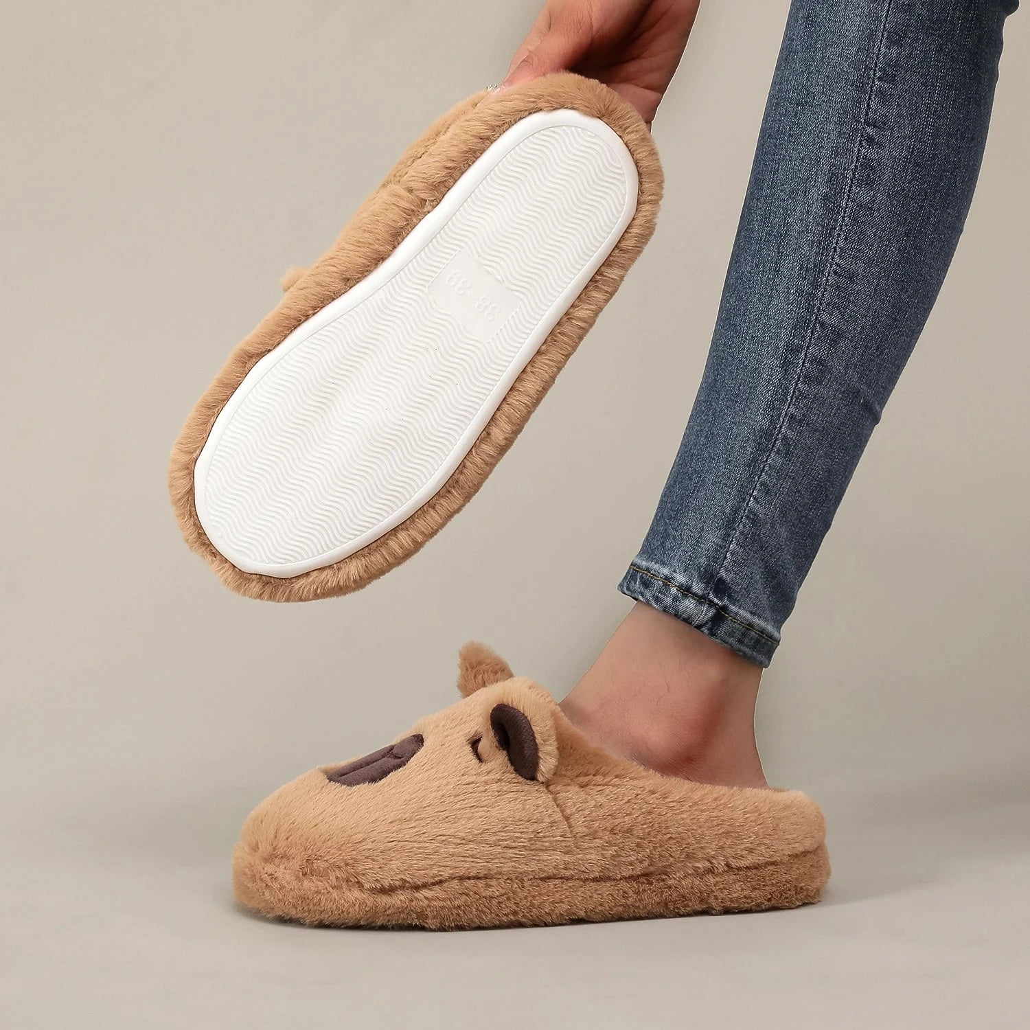 Pantufa Unissex Pelúcia Capivara | Chinelo de Casa Leve Confortável Antiderrapante Inverno 2026 - FRETE GRÁTIS