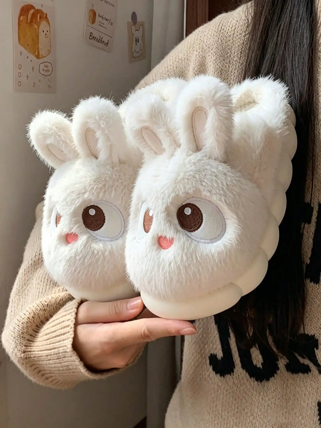 Pantufa Feminina de Pelúcia Coelho Fofinho FRETE GRÁTIS| Antiderrapante, Quentinha e Confortável para Uso Interno
